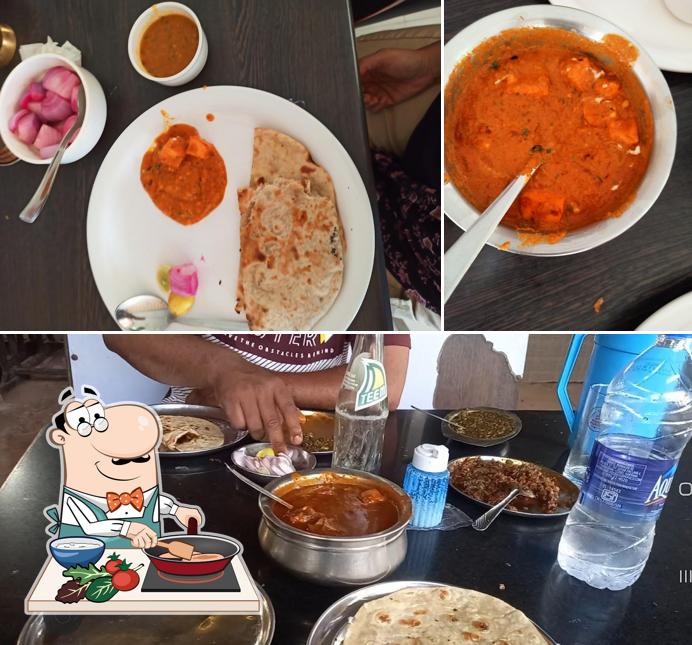 Chicken curry at Happy Da Punjab