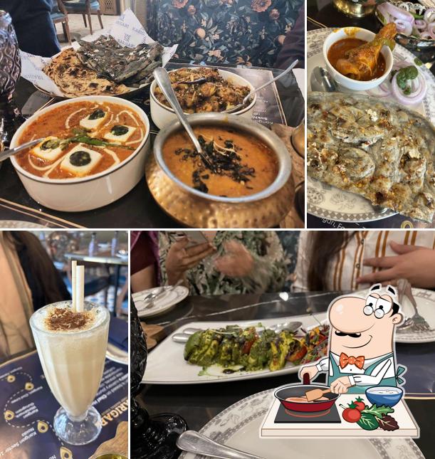 Chicken curry at Karigari Punjabi Bagh