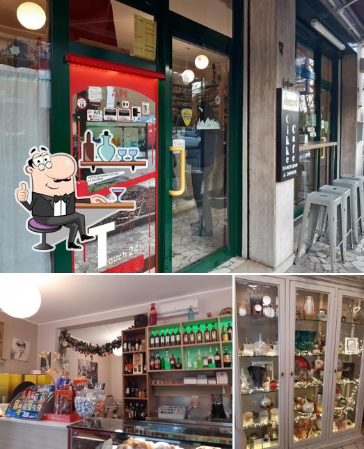 Gli interni di Cikke & Cafe Tabaccheria