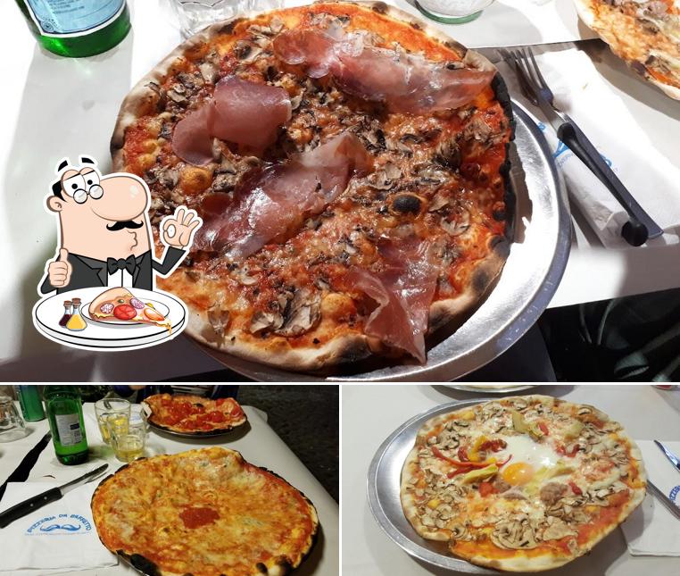 Prenditi una pizza a Pizzeria Da Baffetto