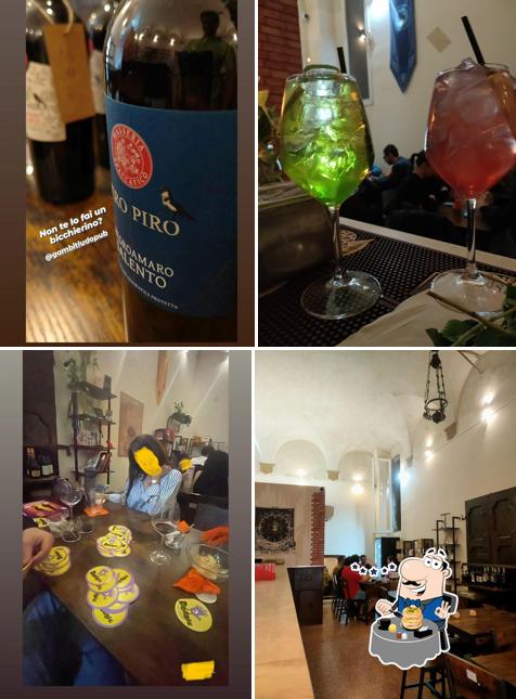 La immagine di cibo e interni da Gambit Ludo Pub