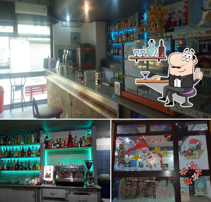 Dai un'occhiata agli interni di Bar Vida Loca