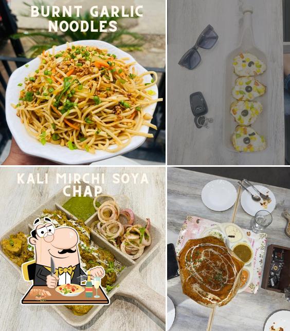 Pad thai at House of Delicious kota
