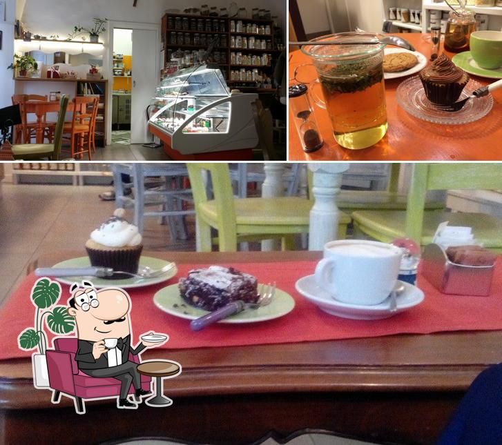 Questa è la immagine che mostra la interni e birra di Ginger Tea & Cakes