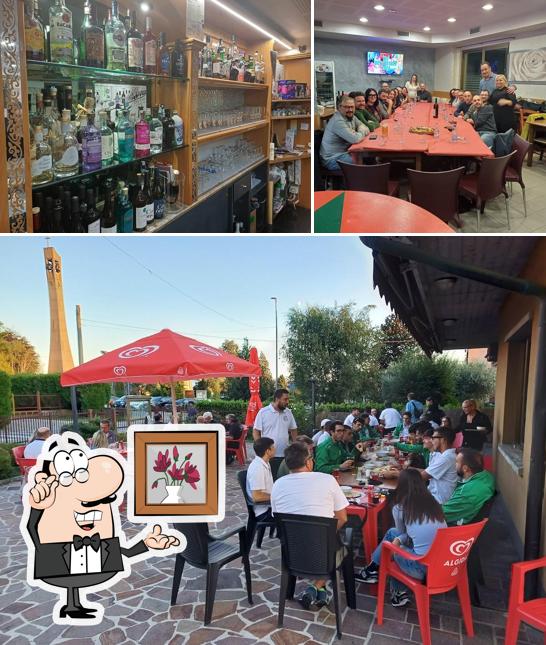 Siediti a un tavolo di Bar Botep