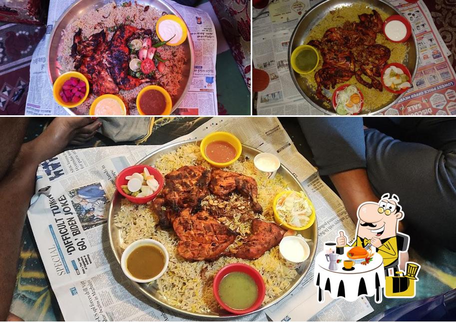 Food at New arabiyan mandi