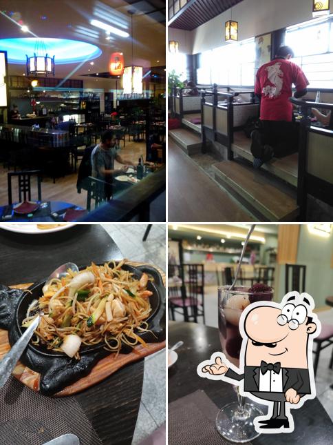 Siediti a un tavolo di Ristorante Cinese Giapponese Orientale