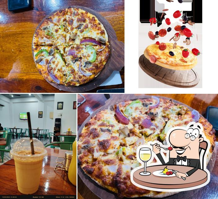 Food at Vhite House pizza