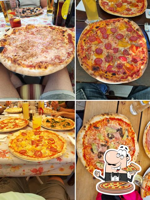 Scegli tra le svariate varianti di pizza Scegli tra le svariate varianti di pizza
