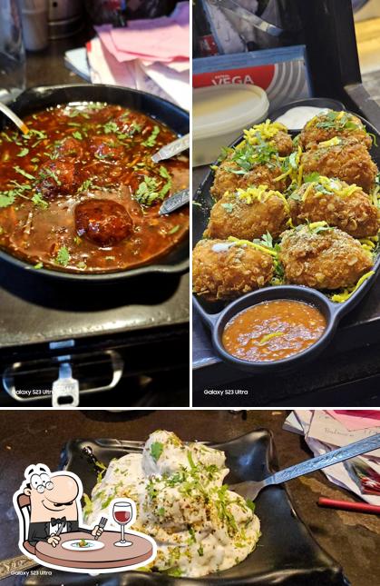 Meals at themoooncafe