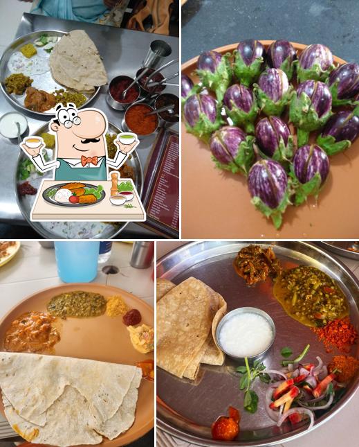 Meals at Sri Veerabhadreshwar lingayat khanavali