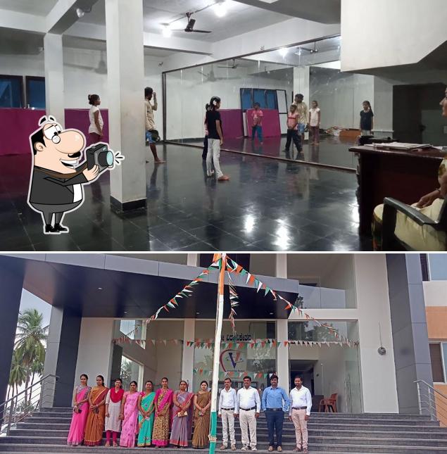 See this image of Bhatru Hotel