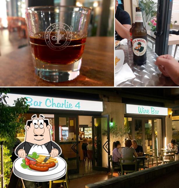 Dai un’occhiata alla foto che raffigura la cibo e interni di Bar Charlie 4