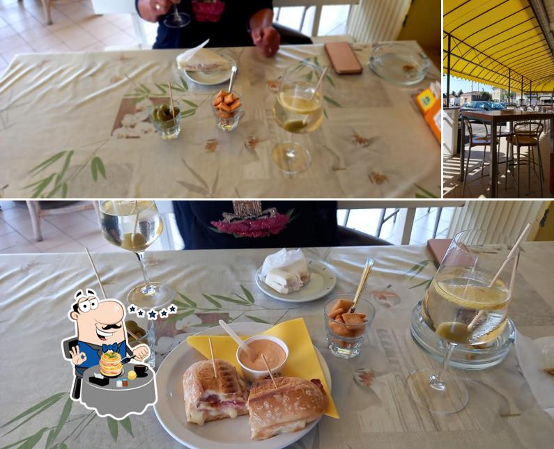 Guarda la immagine che raffigura la cibo e tavolo da pranzo di Naykys & Marcela Di Santiago Naykys & C. Snc