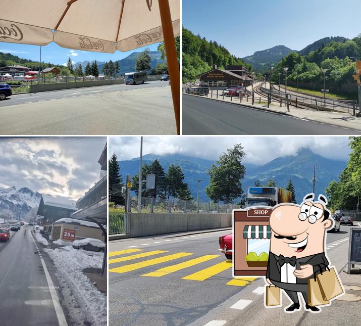 Puoi goderti l'aria fresca da seduto all'esterno di Chicken Run Restaurant