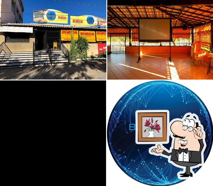 Veja imagens do interior do Pizzaria espaço pizza - Januária
