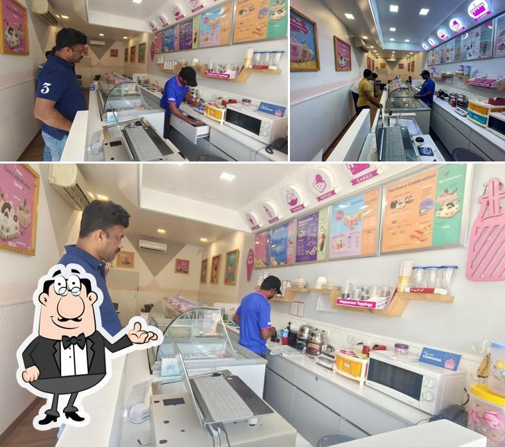 The interior of Baskin Robbins