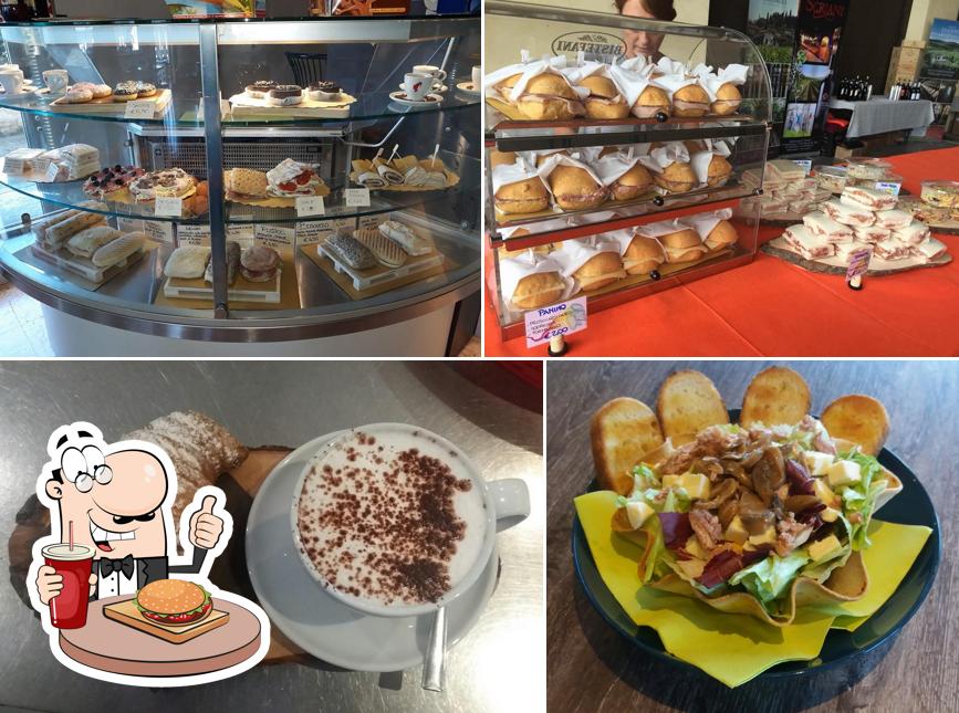 Ordina un hamburger a ALEX & TONY