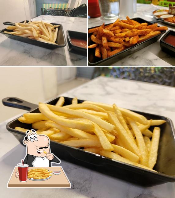 French fries at Cafe Durga Wadia College