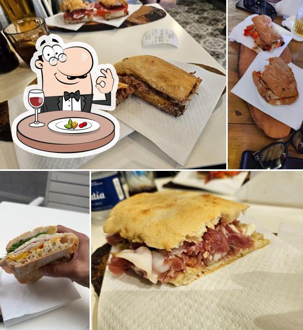 Panino con maiale stirato al Bono Bottega Nostrana - Piazza Di Spagna