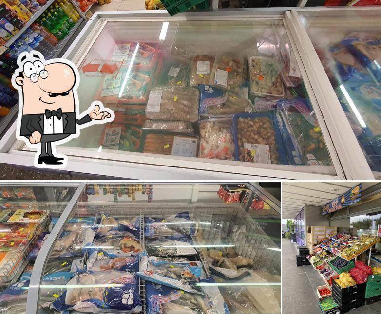 Gli interni di Imren Market & Imbiss