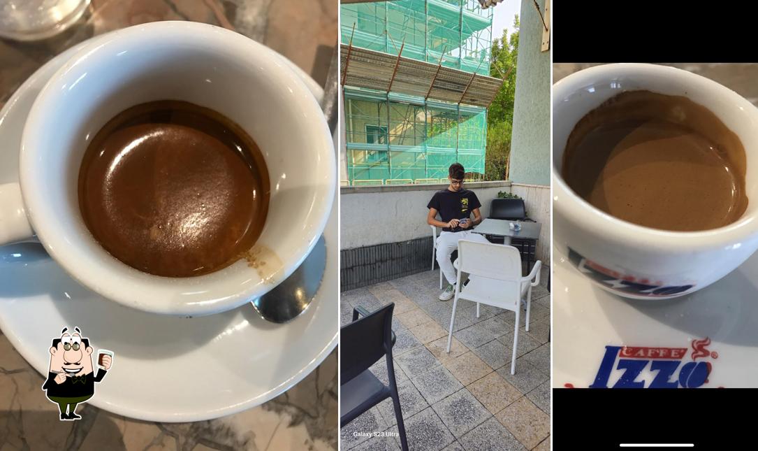 Vai a provare le varie cose da bere disponibili da Bar Nazionale