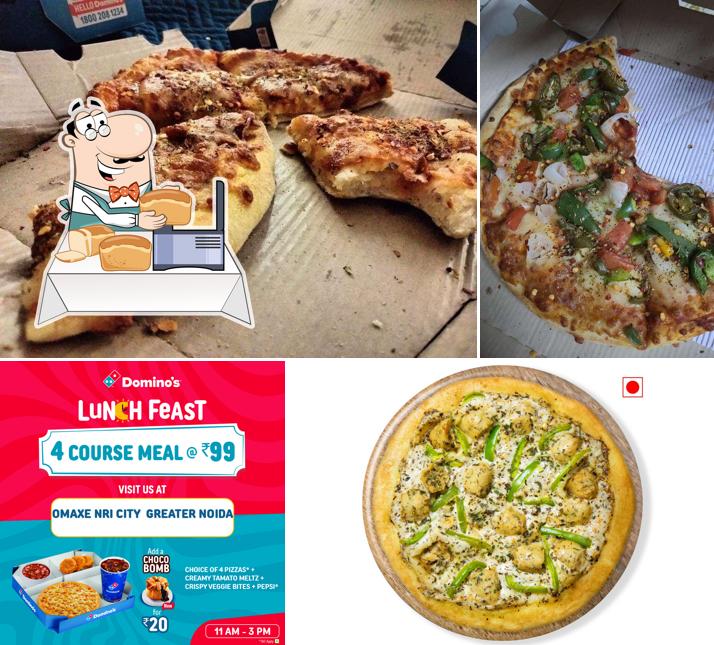 Garlic bread at Domino's Pizza Omaxe Nri City Mall, Greater Noida