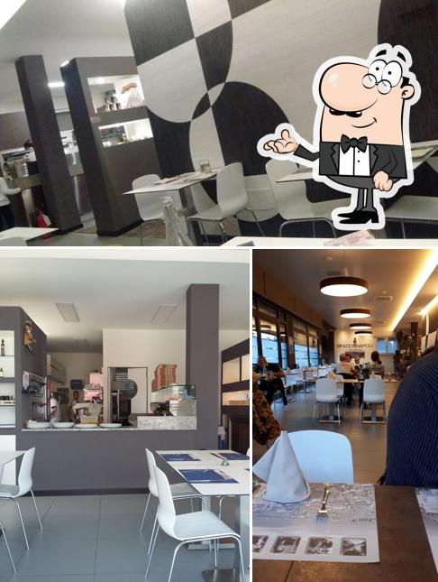 Siediti a un tavolo di Spaccanapoli