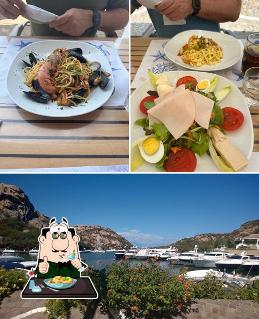 Caffè della Piazza si caratterizza per la cibo e esterno