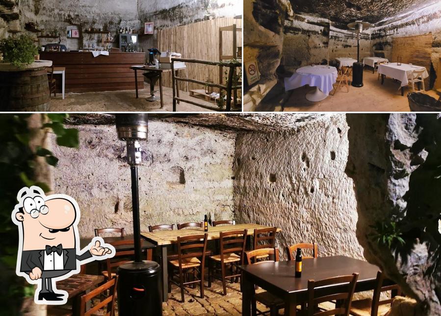 Dai un'occhiata agli interni di Caveau Pizzeria