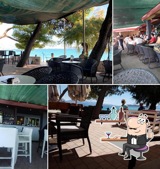 Dai un'occhiata agli interni di Gabine bar & food