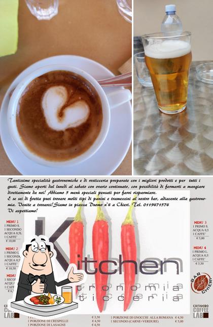 Questa è la immagine che presenta la cibo e birra di Chieri Bar
