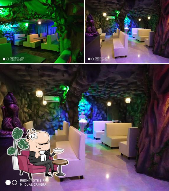 Check out how Oberoi Palace looks inside