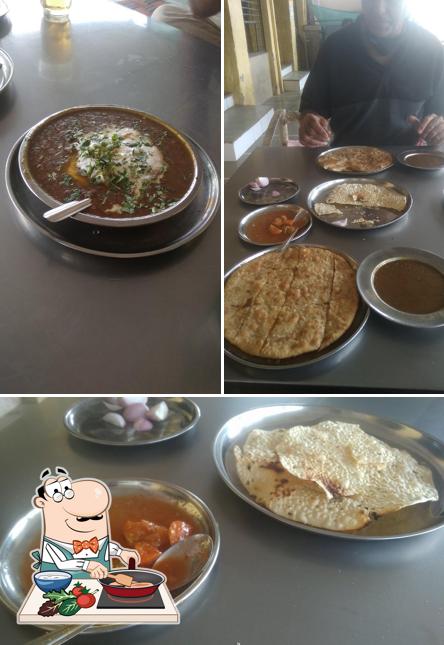 Chicken curry at Walia Punjabi Dhaba