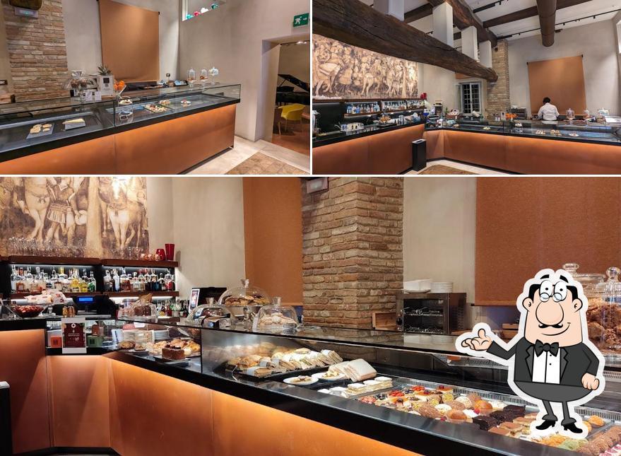 Siediti a un tavolo di Palazzo Avignonesi Caffeteria