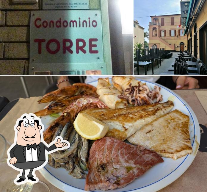 Siediti a un tavolo di Le Streghe