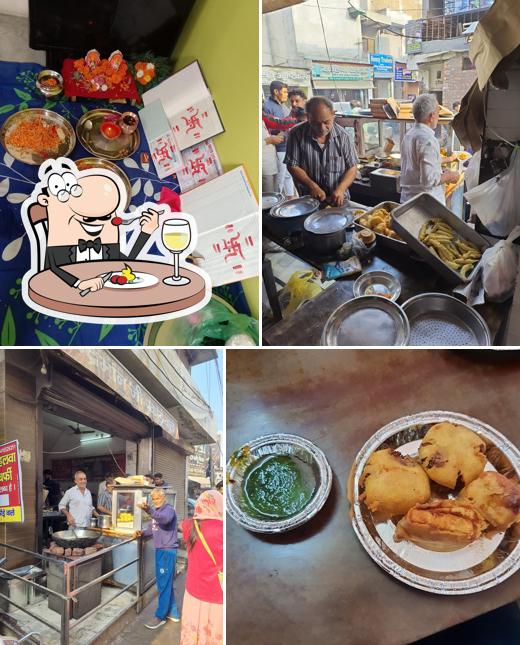 Food at Paneer Pakode Halvai