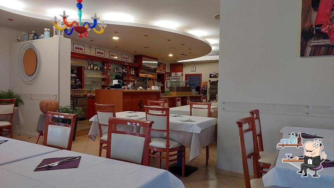 Dai un'occhiata agli interni di Ristorante Pizzeria Daki