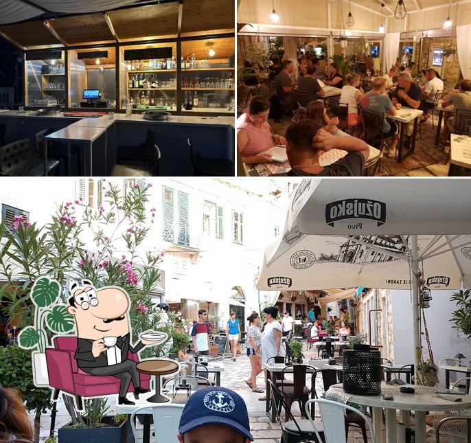 Siediti a un tavolo di Konoba San Antonio