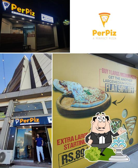 Check out how PerPiz looks outside
