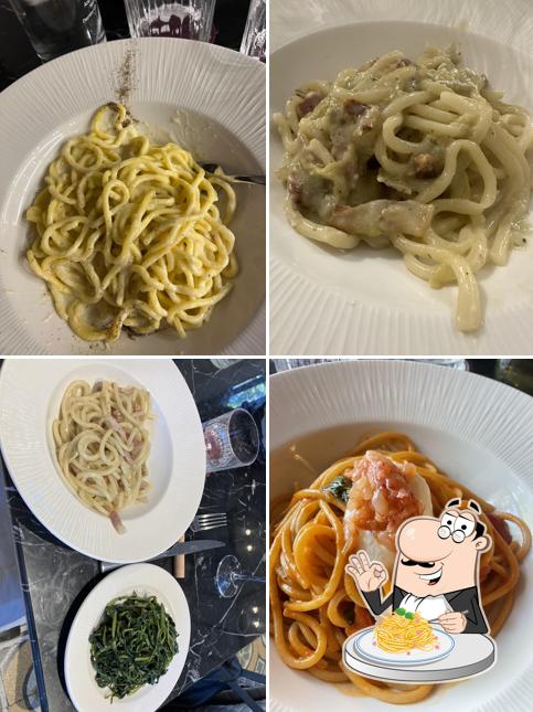 Spaghetti alla carbonara al Osteria degli Amici Roma