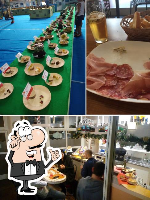 La immagine della interni e birra di bar stazione pensilina