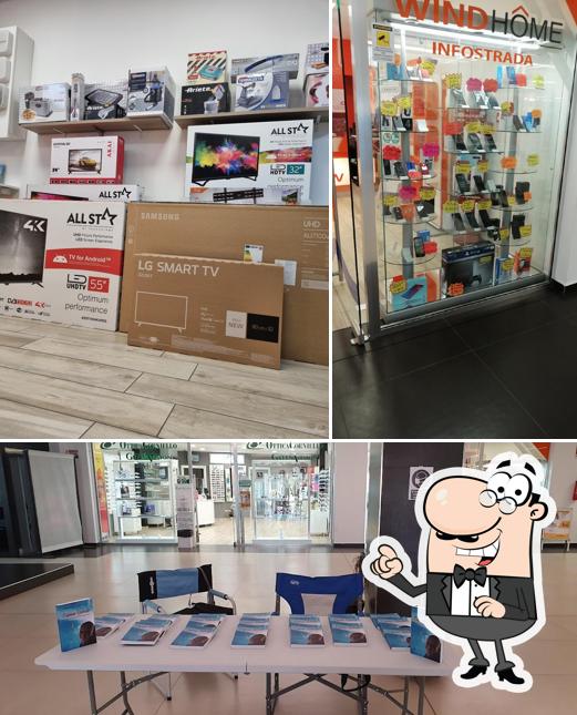 Siediti a un tavolo di Centro Commerciale Elefantino