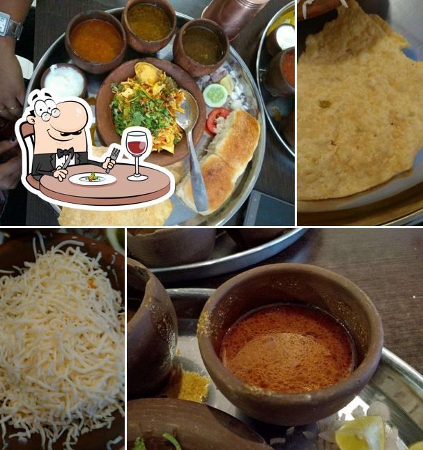 Meals at Tirangi Rassa Misal