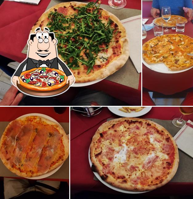 Scegli una pizza a Pizzeria Ristorante AL PONTE