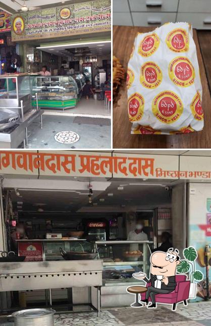 The interior of Bhagwan Das Prahlad Das & Sons