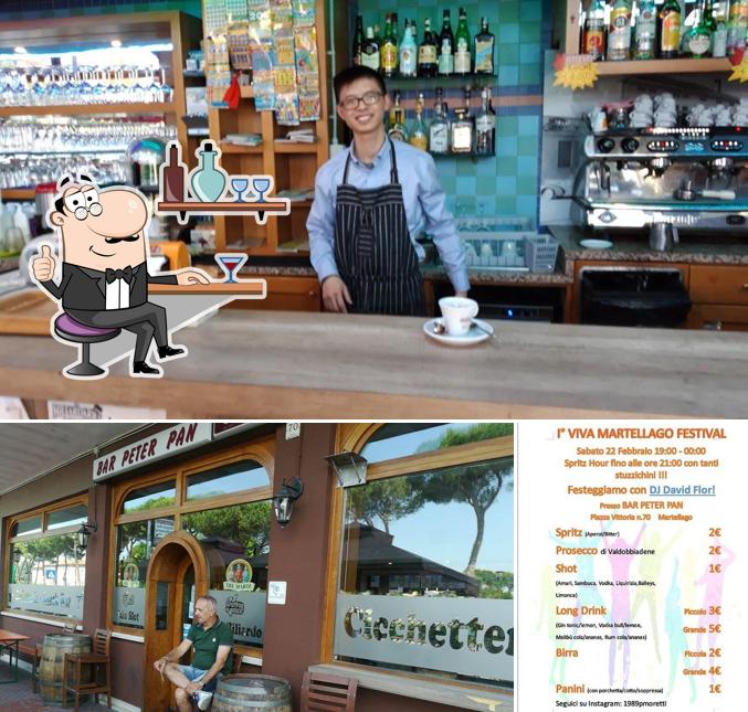 Dai un'occhiata agli interni di Bar Peter Pan