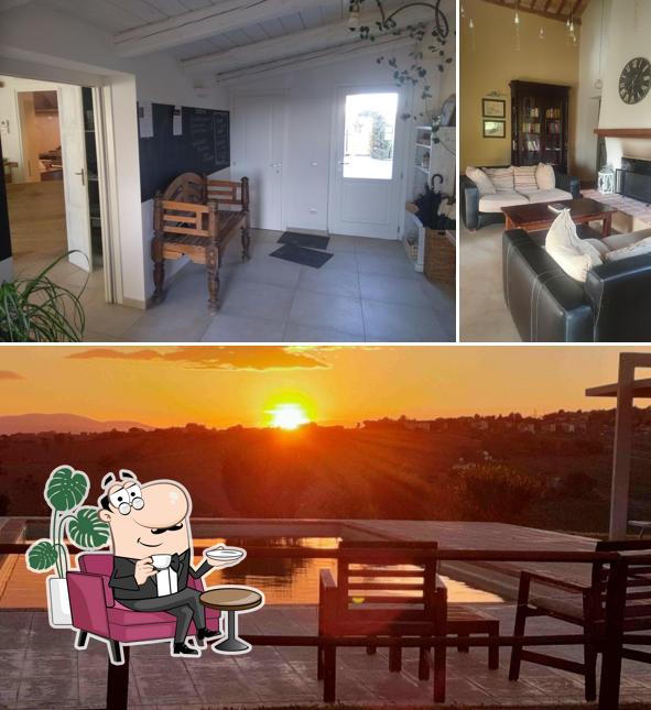 Siediti a un tavolo di Tenuta San Marcello Agriturismo Cantina con Cucina