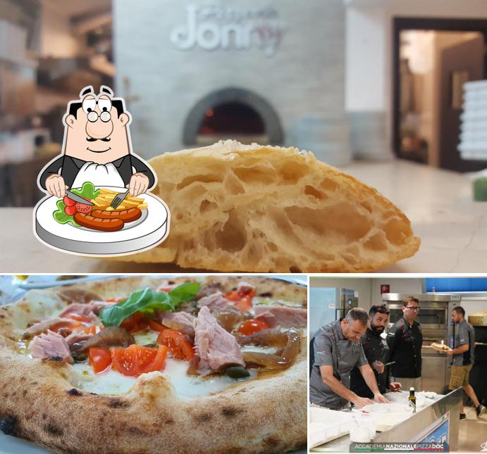 Tra le varie cose da Pizzeria Jonny si possono trovare la cibo e bevanda