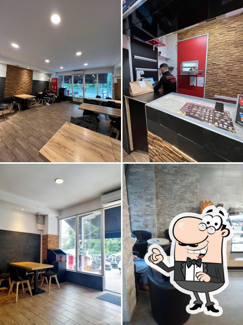 Siediti a un tavolo di Suprême Tacos